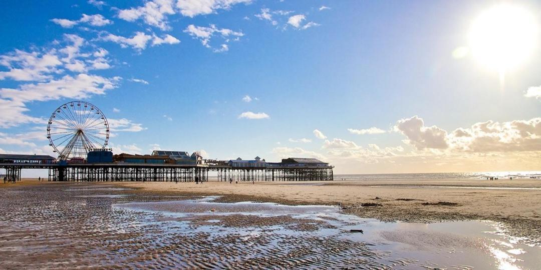 Starlux Hotel Blackpool Kültér fotó